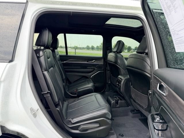 2023 Jeep Grand Cherokee L Overland 4x4