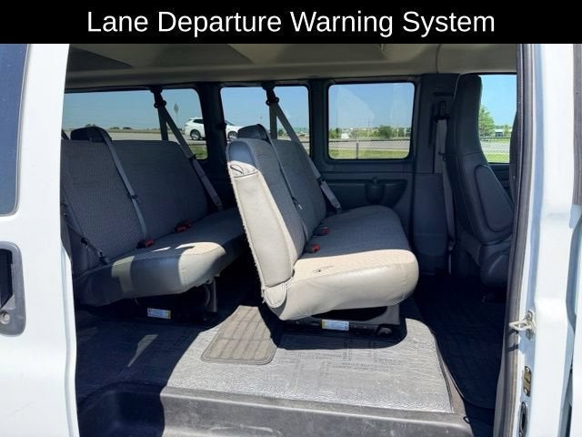 2025 Chevrolet Express Passenger 1LT