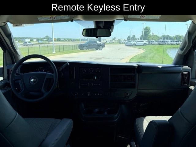2025 Chevrolet Express Passenger 1LT