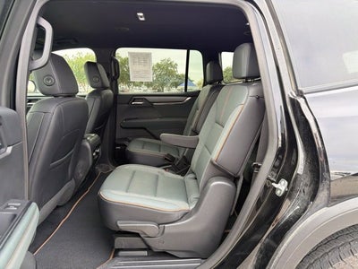 2025 GMC Acadia AT4
