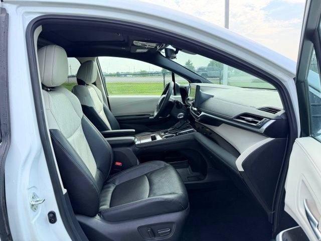 2025 Toyota Sienna Limited