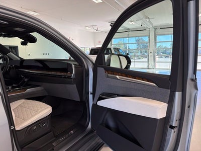 2025 Cadillac Escalade Premium Luxury Platinum