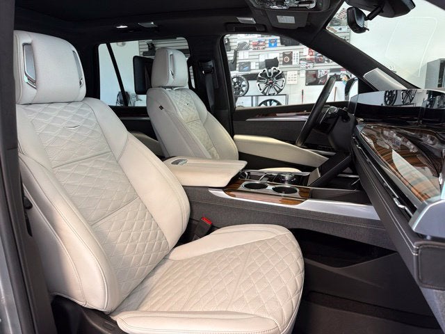 2025 Cadillac Escalade Premium Luxury Platinum