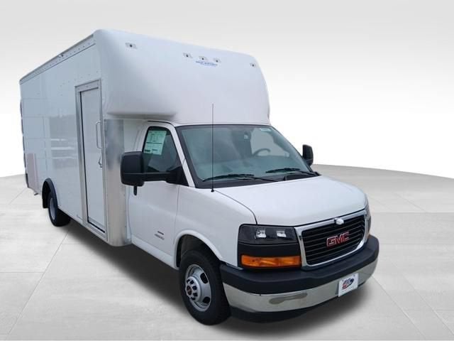 2026 GMC Savana Cutaway 4500 2WT