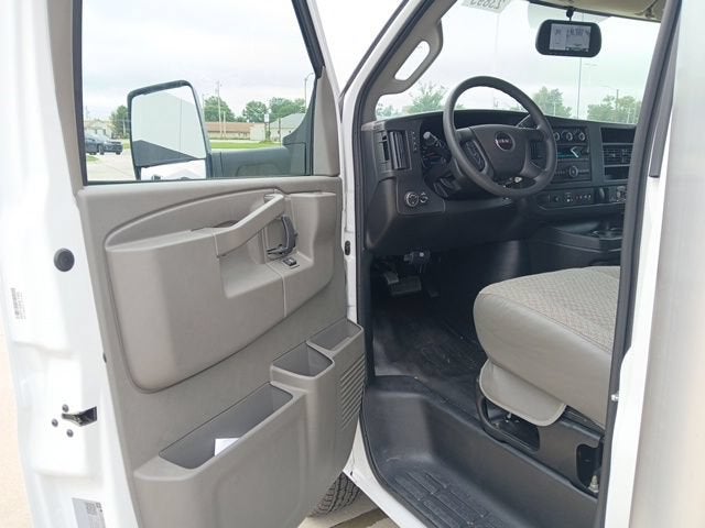 2026 GMC Savana Cutaway 4500 2WT
