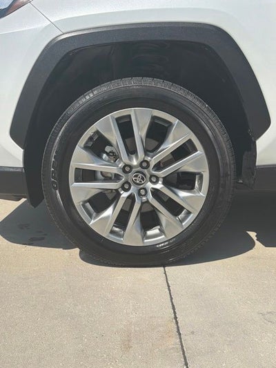2025 Toyota RAV4 XLE Premium