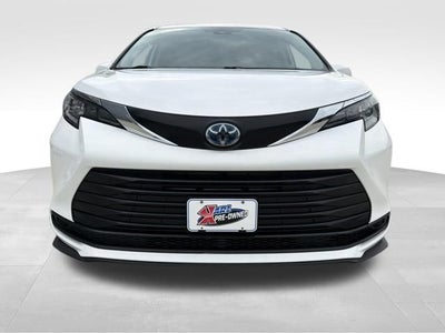 2024 Toyota Sienna LE 8 Passenger