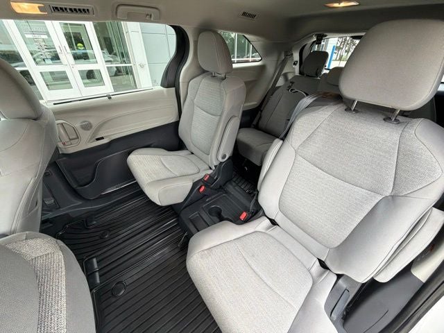 2024 Toyota Sienna LE 8 Passenger