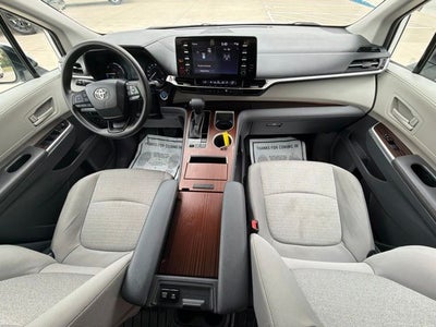 2024 Toyota Sienna LE 8 Passenger