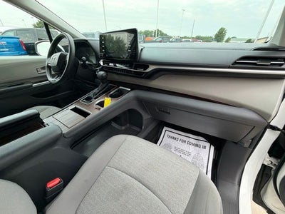 2024 Toyota Sienna LE 8 Passenger