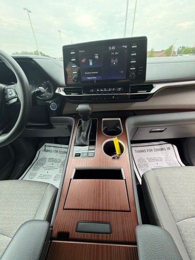 2024 Toyota Sienna LE 8 Passenger