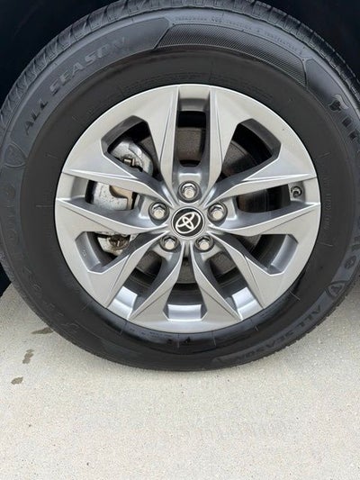 2024 Toyota Sienna LE 8 Passenger