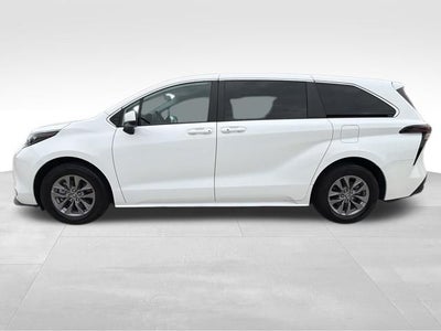 2024 Toyota Sienna LE 8 Passenger