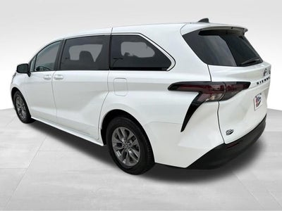 2024 Toyota Sienna LE 8 Passenger