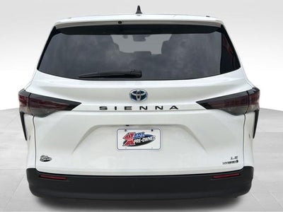 2024 Toyota Sienna LE 8 Passenger
