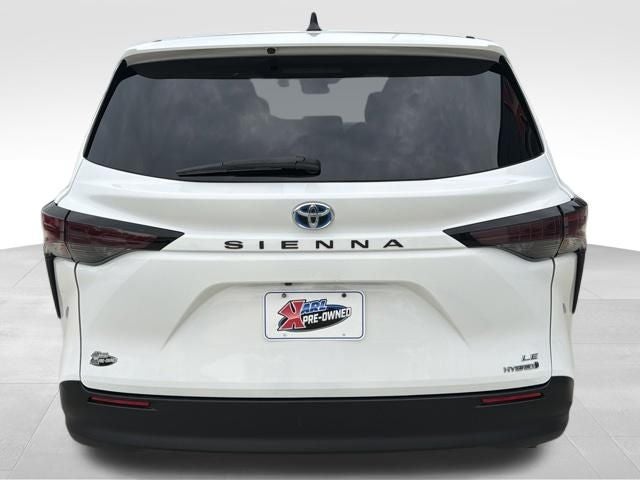 2024 Toyota Sienna LE 8 Passenger